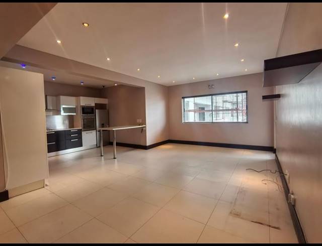 2 BEDROOM PROPERTY TO RENT IN SEA POINT UPPER